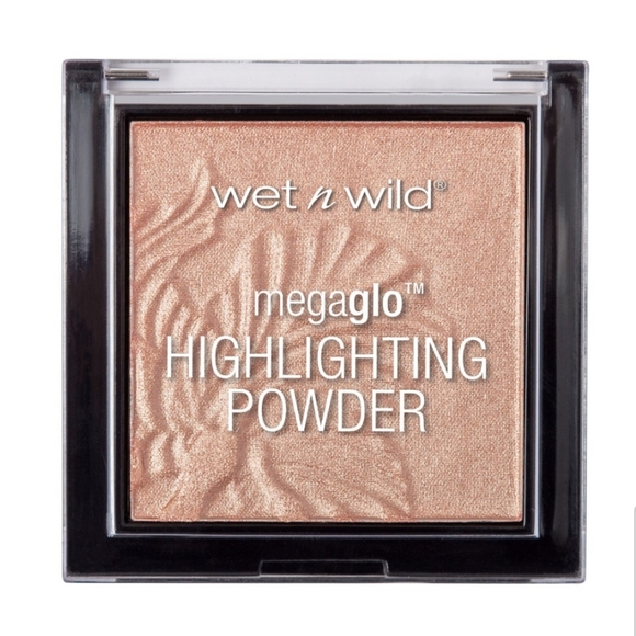 ⭐4/$15 Wet n Wild Highlighting Precious Petals - Picture 3 of 6